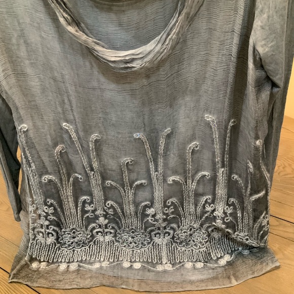 Soft Surroundings Silk Long Sleeve Grey Tunic in Large - Picture 6 of 7